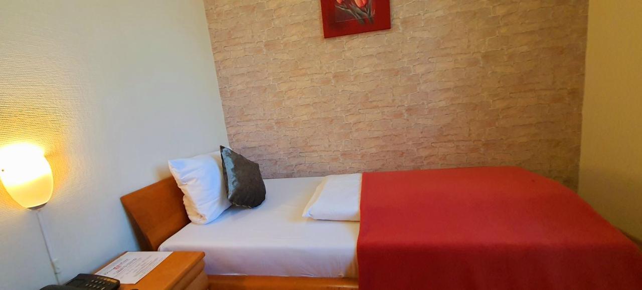 מאנהיים Hotel Deutscher Hof מראה חיצוני תמונה